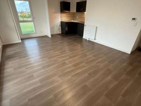 Appartement T3 avec terrasse et parking - POITIERS 