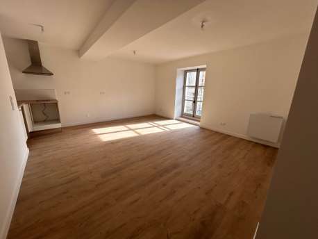 Appartement T2 avec balcon - Trois quartiers 