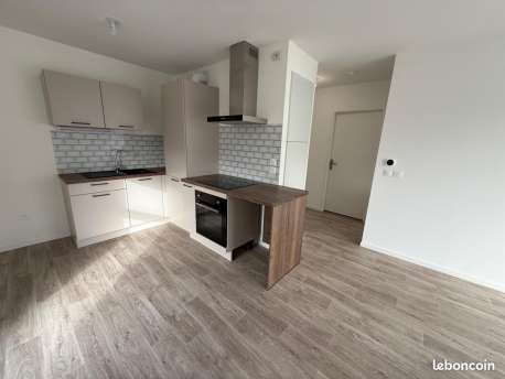 Appartement T2 avec terrasse et parking 